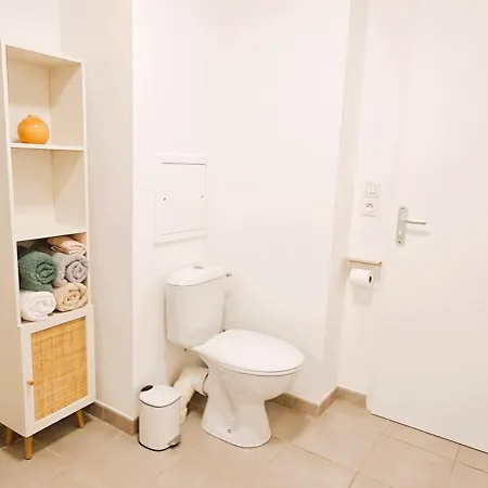 Sérénité à L'orée Des Bois *