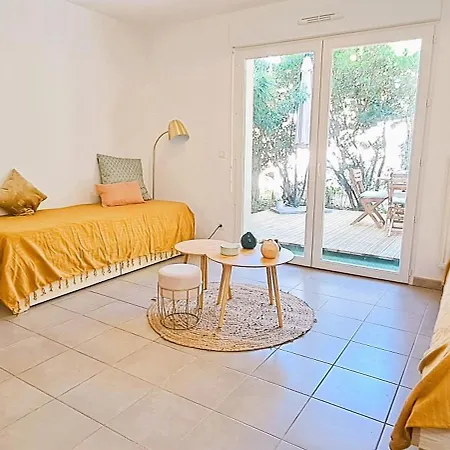 Sérénité à L'orée Des Bois